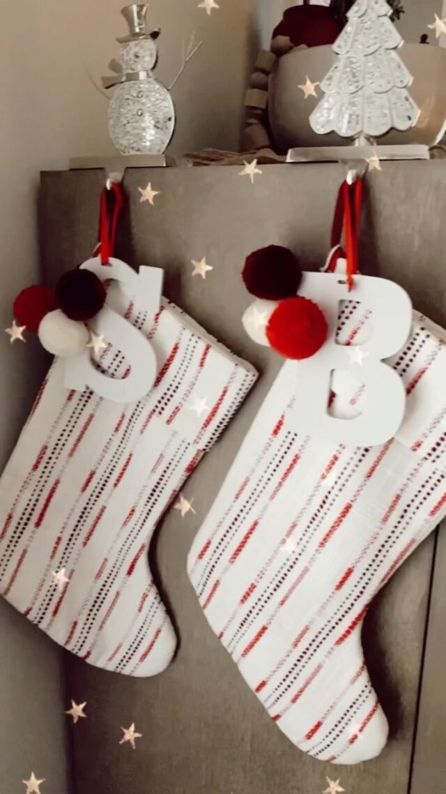 Christmas around here! ✨🎄🎁❤️ Shop this reel in my stories today and I’ll save it to a Christmas highlight as well!
http://liketk.it/3tSOq
•
•
•
#christmas #christmasdecor #ltkholiday #jenniesletters #ltkholidaystyle